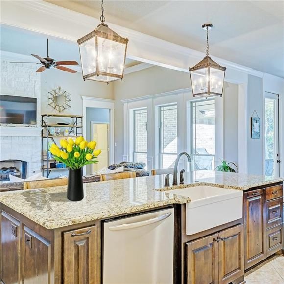 20pcs Yellow Artificial Tulip Silk Flowers 13.5" Home Wedding Decorations - Picture 6 of 6